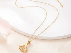 Rhinestone Decor Pendant Necklace